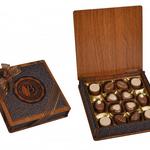 name} Шоколади Bolci Асортимент от шоколадови бонбони в дървена кутия подаръчна кутия 175 гр